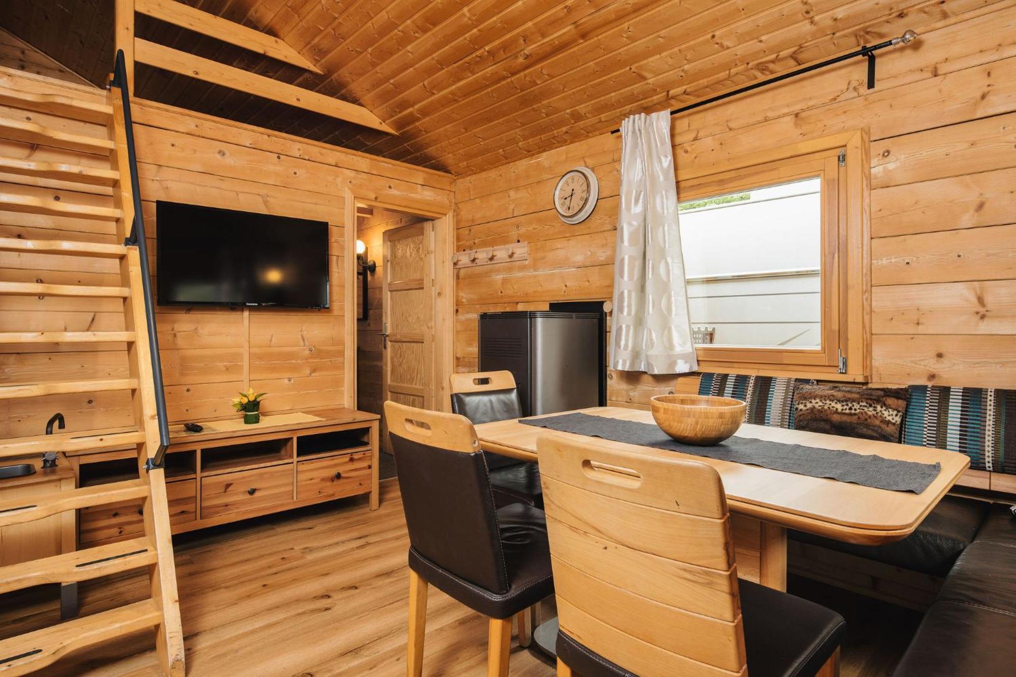 Camping Dreilaendereck Blockhuetten & Apartments 奥伯林塔尔的里德 外观 照片