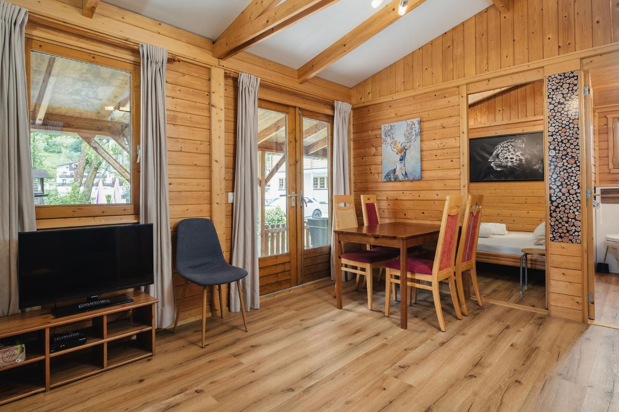 Camping Dreilaendereck Blockhuetten & Apartments 奥伯林塔尔的里德 外观 照片