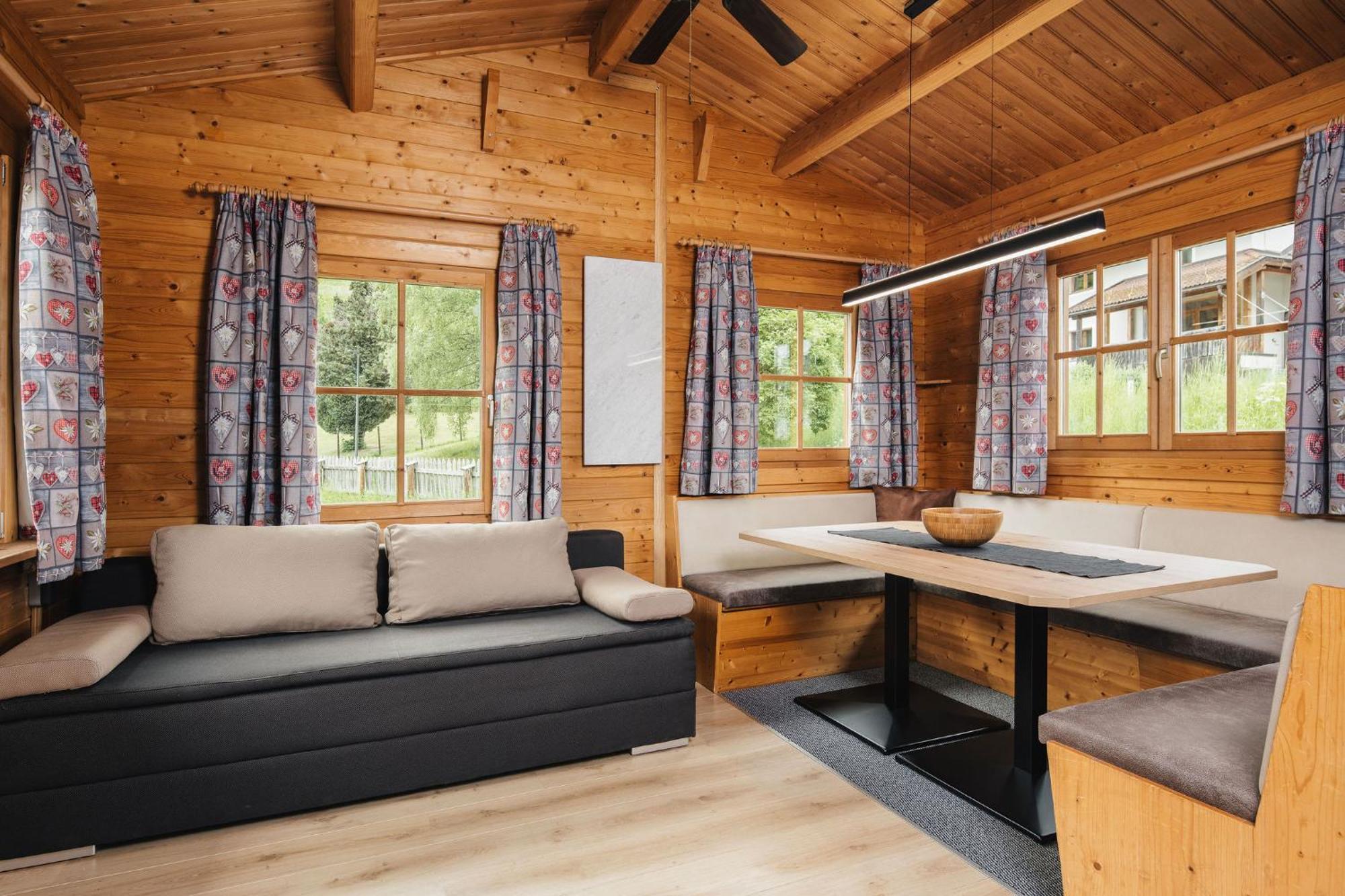 Camping Dreilaendereck Blockhuetten & Apartments 奥伯林塔尔的里德 外观 照片